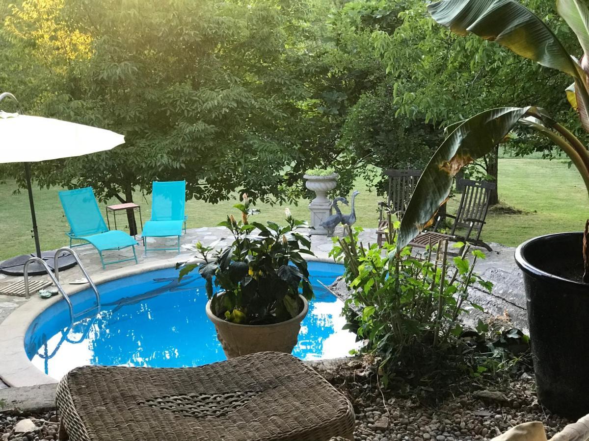 Le Peyrail Bed & Breakfast Les Leves-et-Thoumeyragues Bagian luar foto