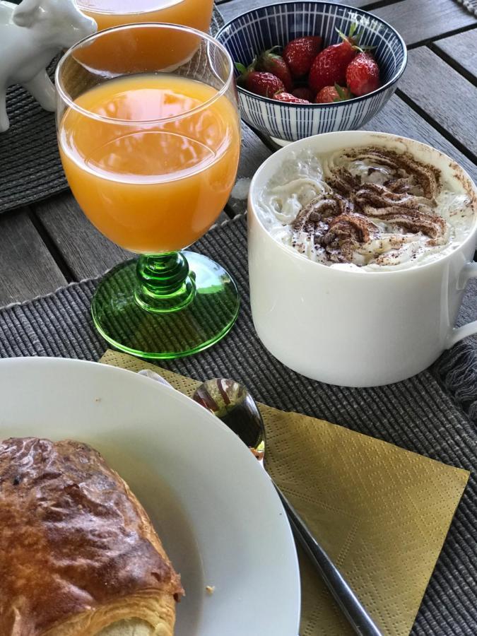 Le Peyrail Bed & Breakfast Les Leves-et-Thoumeyragues Bagian luar foto