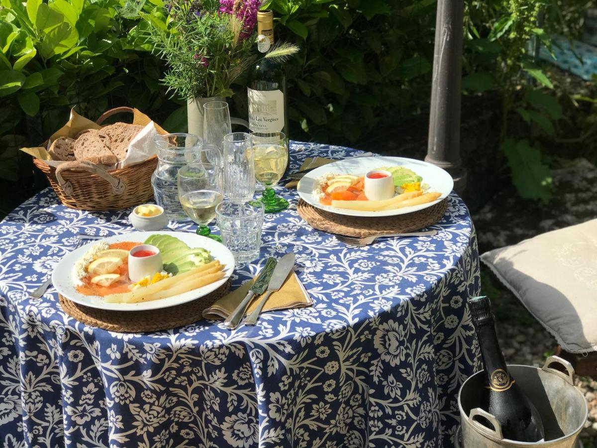 Le Peyrail Bed & Breakfast Les Leves-et-Thoumeyragues Bagian luar foto