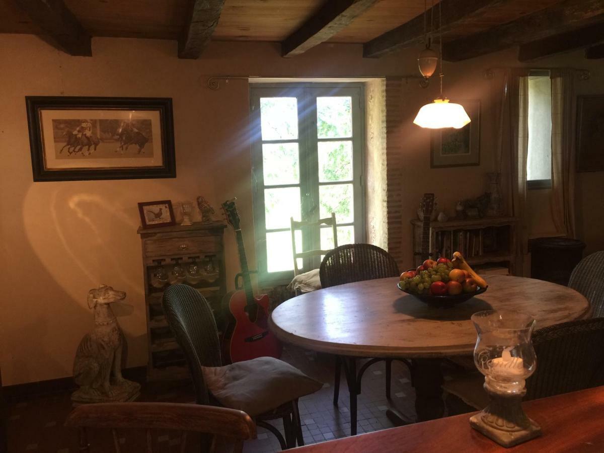Le Peyrail Bed & Breakfast Les Leves-et-Thoumeyragues Bagian luar foto