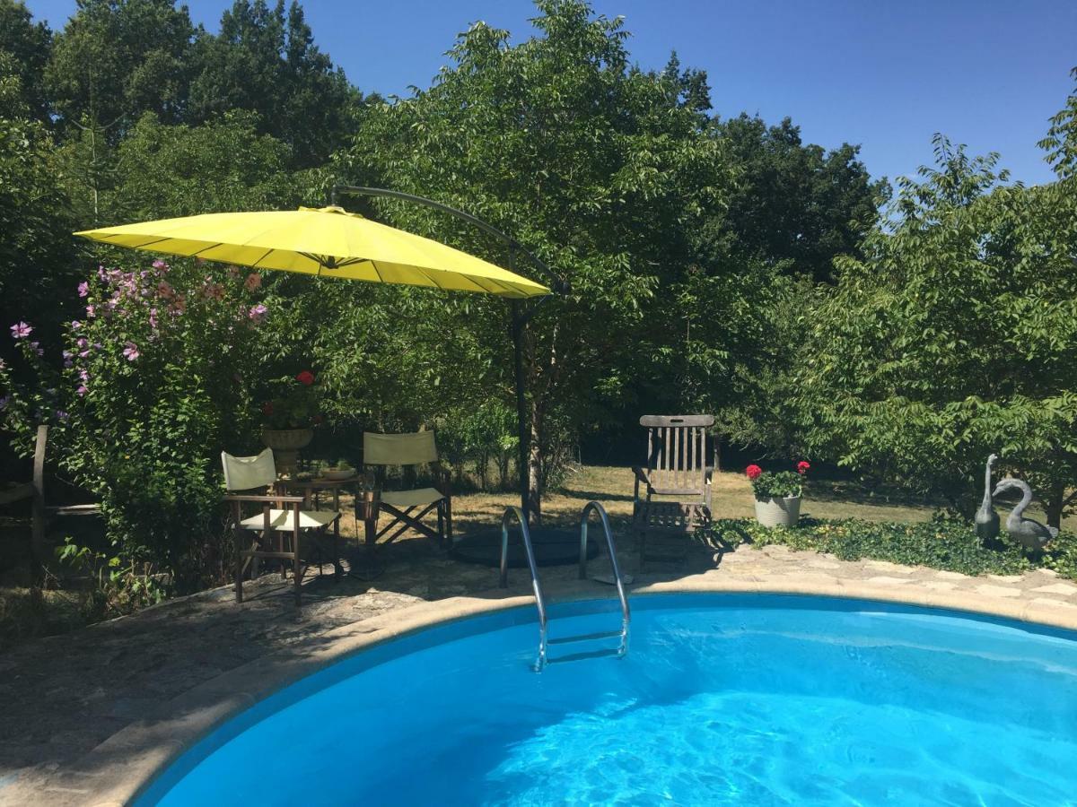 Le Peyrail Bed & Breakfast Les Leves-et-Thoumeyragues Bagian luar foto