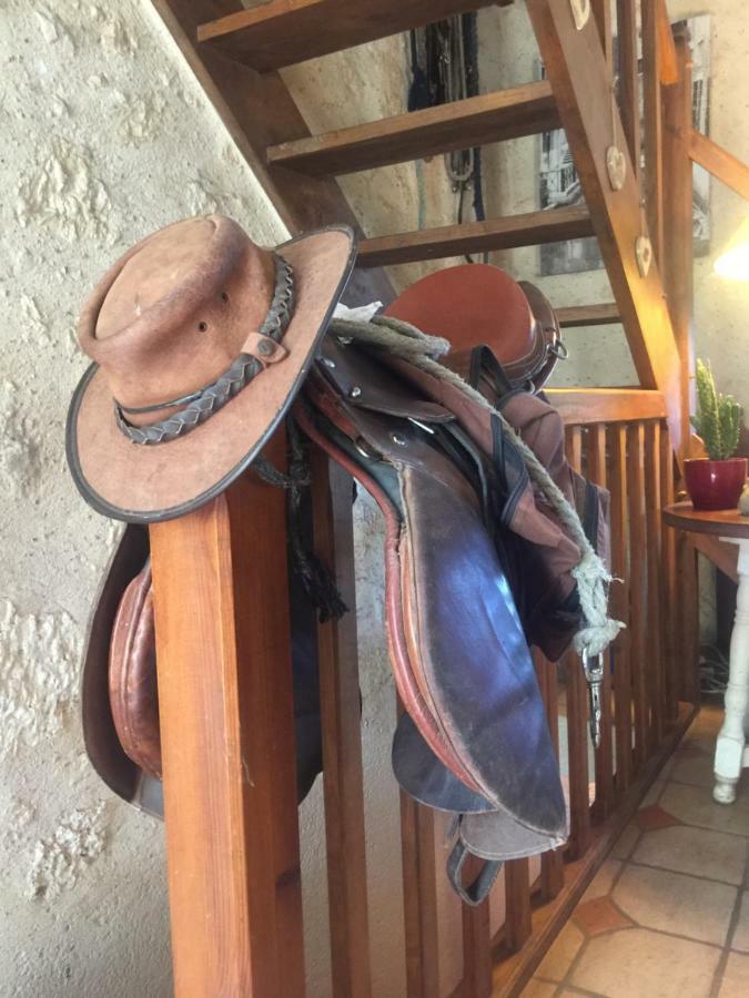 Le Peyrail Bed & Breakfast Les Leves-et-Thoumeyragues Bagian luar foto