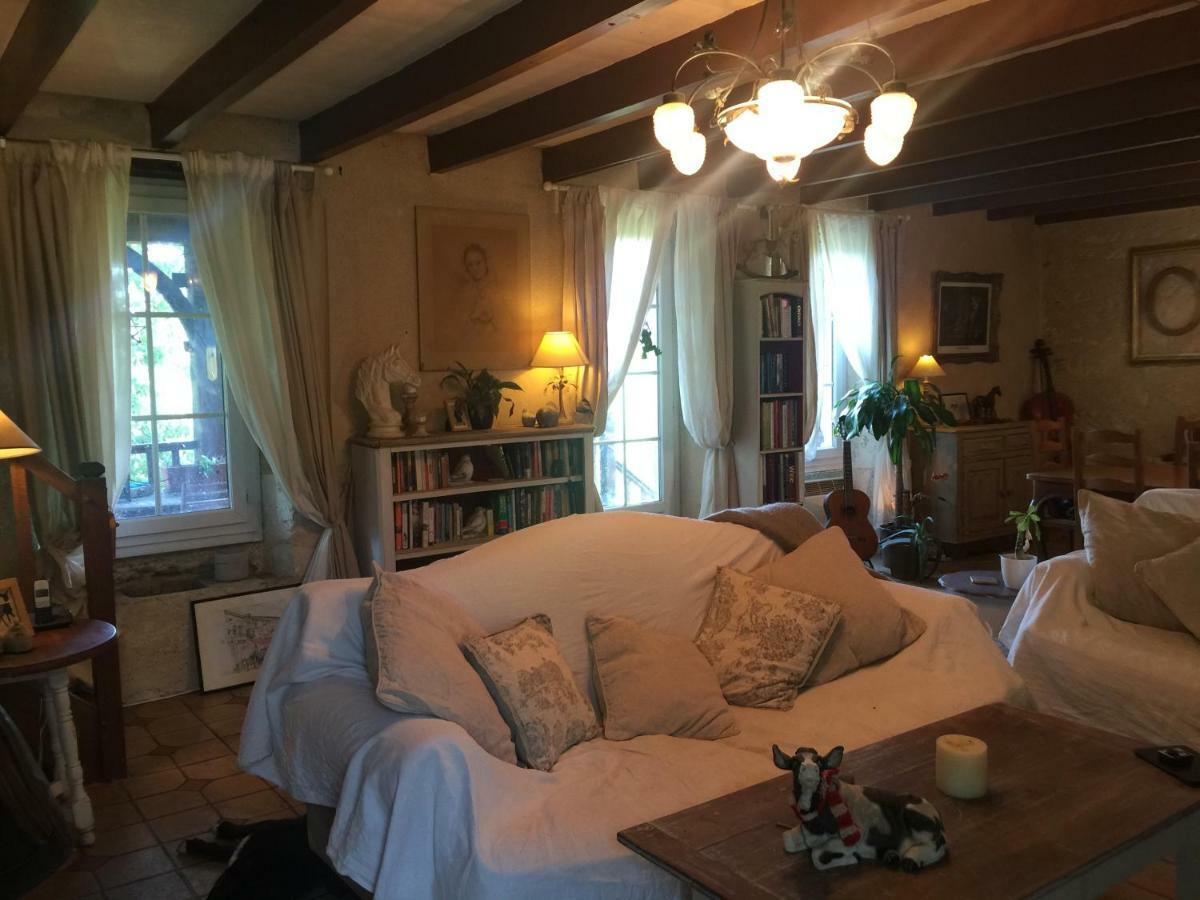 Le Peyrail Bed & Breakfast Les Leves-et-Thoumeyragues Bagian luar foto